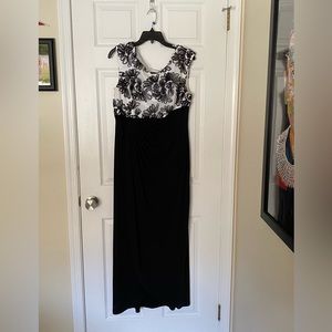 Black and white maxi/gown for party of holidays